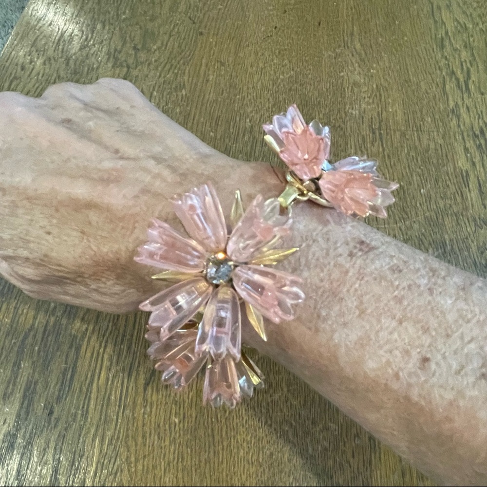 J Crew Pink Dahlia Floral Flower Lucite Statement Bracelet Chunky